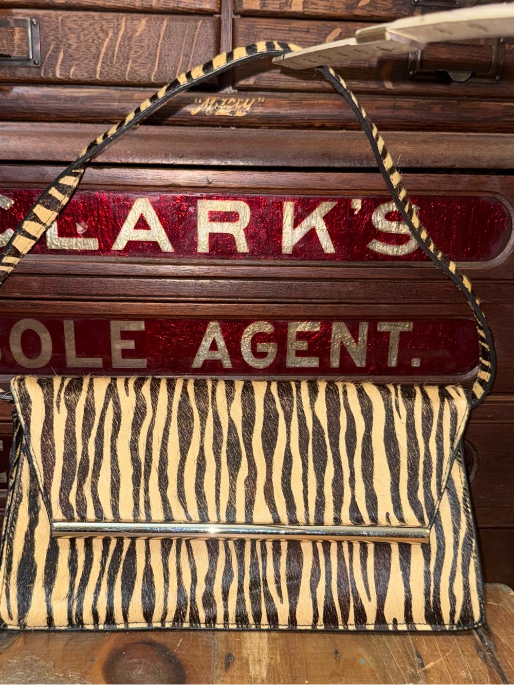 Kate Landry tiger print hair bag - Picture 4 of 5